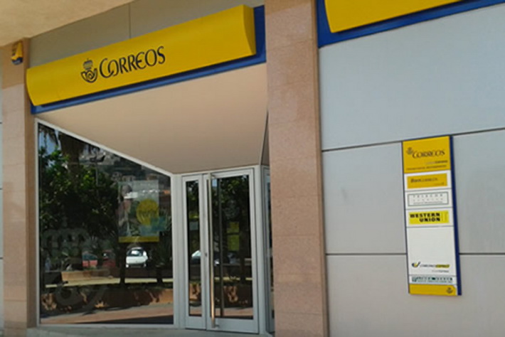 Almucar y La Herradura, dos de las 19 oficinas de Correos de Andaluca que amplan horarios para agilizar el voto por correo